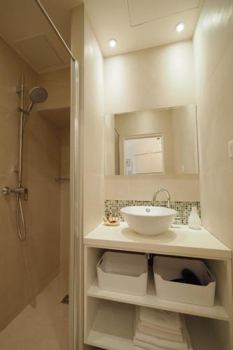 Louvre Opera Design ChicSuites - image 11