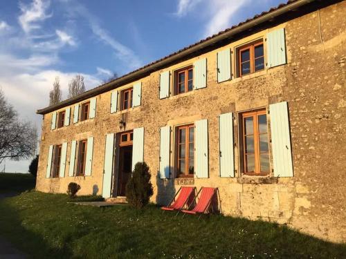 Ieeja, Petite Maison avec vue magnifique in Brossac