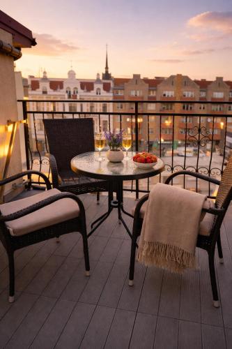 Skats, Plac 14- Apartamenty i pokoje w centrum in Svinoujscije