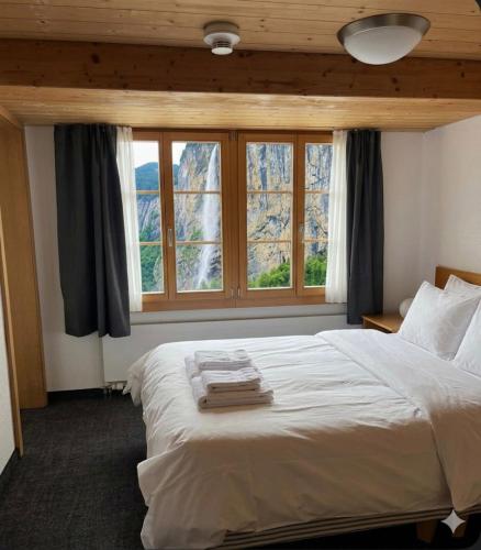 Chalet Rosa B&B Room Type - Double Room with Waterfall View