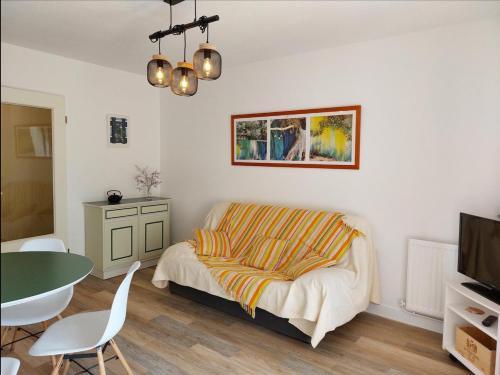 STUD PAULAIS Grand Studio Bis Proximité Mer Terrasse et Parking