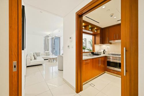 Boulevard Point 2BR Burj Khalifa View Dubai Mall Walk - image 7