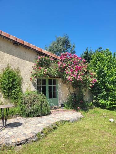 Iekārtas, Studio cosy au calme in Brossac