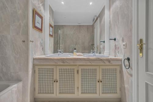 Casa El Palmeral by Finest Rentals - image 5