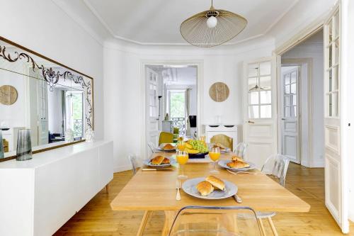 BnBNova - 3BR 2BA - Champs-Élysées & Arc de Triomphe - image 2