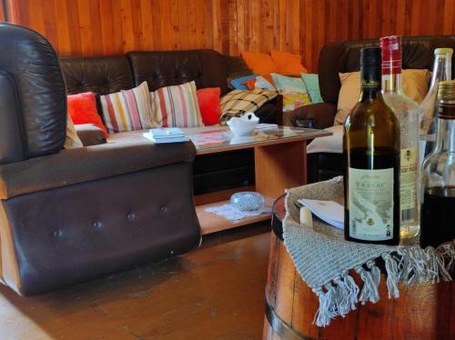 Cozy house Vrbanj, Via Dinarica Trail - Orjen in Mojdež