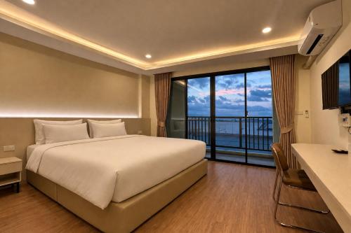Pinotel Prachuap - โรงแรมพิโนเทล ประจวบ in Prachuap Khiri Khan City Center