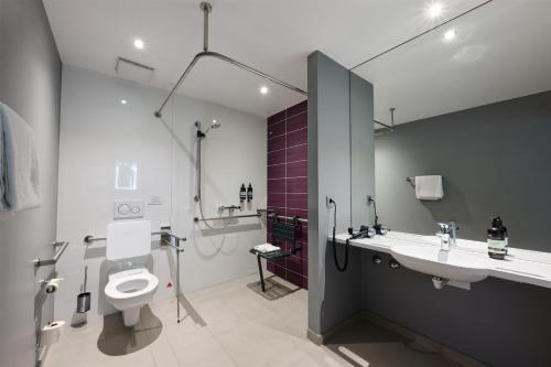 room detail thumbnail 1