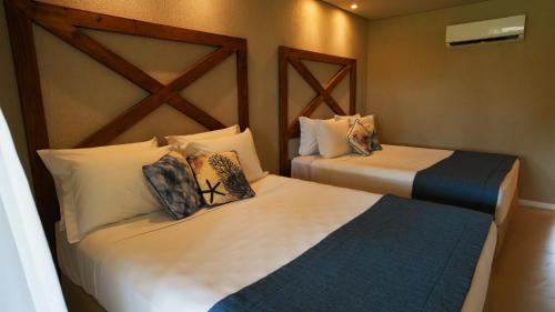2 double beds