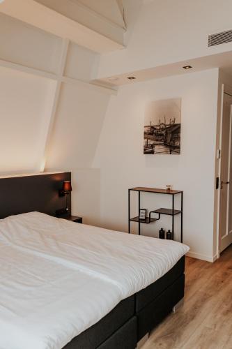 Hotel Tholen in Толен