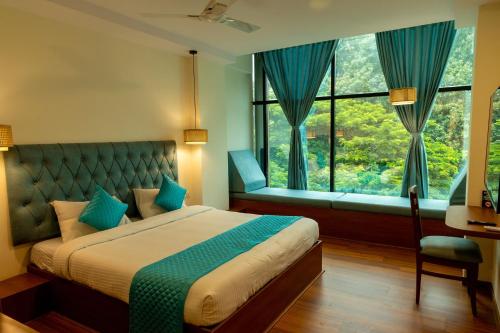room detail thumbnail 2