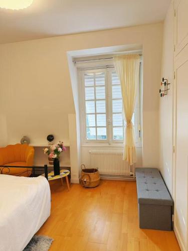 Signature Residence, 5 Bedroom Detached House 1000 square meters,15 min to Paris by Metro in Шато