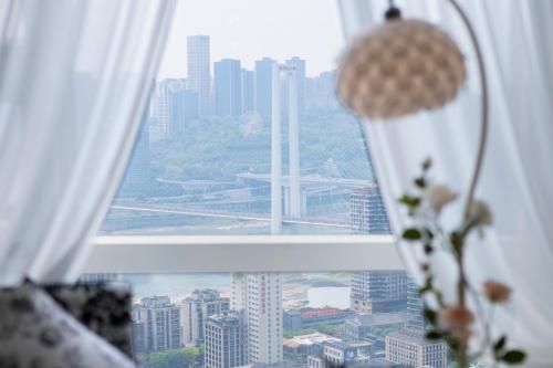 Oil Painter's Home - Chongqing River View Homestay - image 2