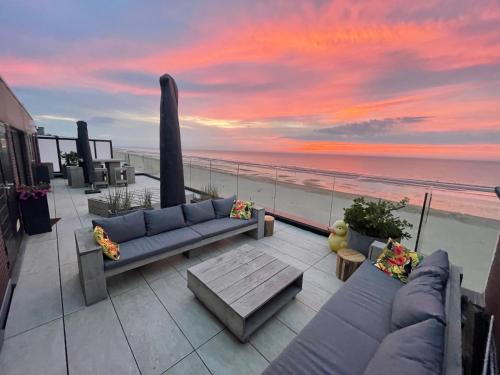 Penthouse with Panoramic Sea View - Large Terraces - 180m2 - Sleeps 8 - 5-Star