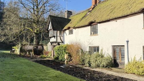 Bickleigh Castle - A Majestic Devon Estate for Exclusive Gatherings in Tiverton