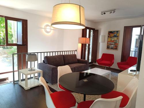 Patio del Bastion 101