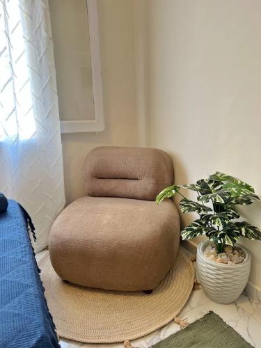 Cozy 2 Bedrooms Bohemian Apartment with balconies in Downtown - image 14