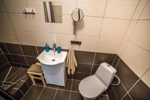 Nitra Glycerin Hostel - image 12