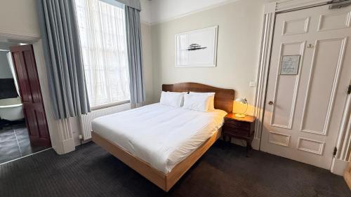 Brighton House - image 2