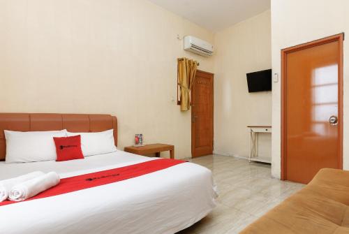 Reddoorz Near Cipinang Indah Mall — rental in Jl. Rawa Domba No. 38, Jakarta ID, 13440