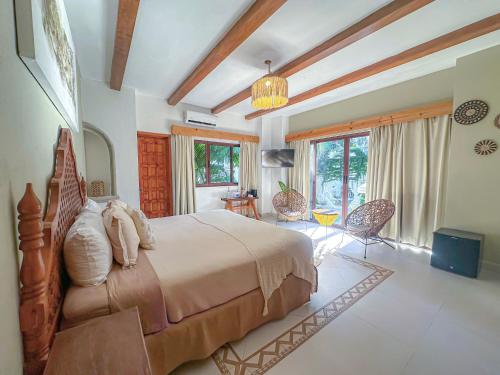 Enigmatic Boutique Hotel Room Type - Deluxe King Room