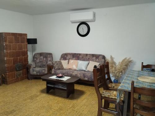 Fótos Vendégház (Fotos Vendeghaz) in Tizaderza