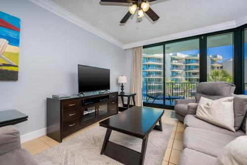 Phoenix on the Bay 1212 condo – khách sạn tại Caswell