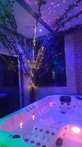 A környék, Fraisier, love room Valenciennes avec SPA privatif in Artres