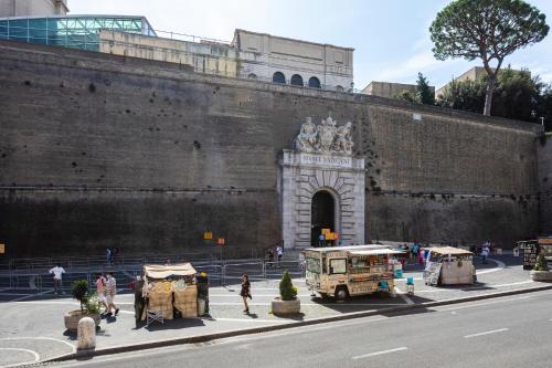 Residenza Vaticano by Hili 4