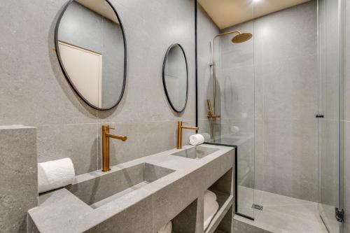 Spacious Apartment - 2BR/10P - Place D'Italia - main image