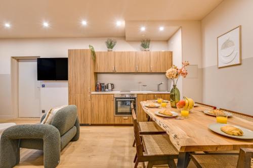 Spacious Apartment - 2BR/10P - Place D'Italia - image 7