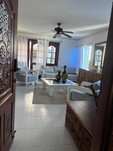 Acogedor Apartamento 4to piso 5 minutos de casa de campo – khách sạn tại Casa de Campo
