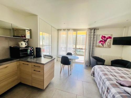 Studio Confortable avec Animaux Admis et WIFI - FR-1-703-224