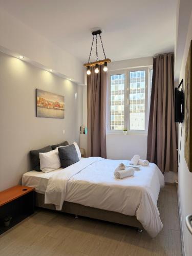 Aiolou street rooms 2& apartments, Афины