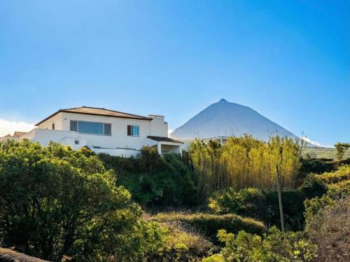 Pico Island Villa 38 - Private Atlantic Retreat – khách sạn tại Cais Do Pico