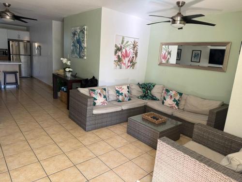 Aquatika 7702, 3 bed, 2 bath, 2 park and 5 pools in 洛伊薩