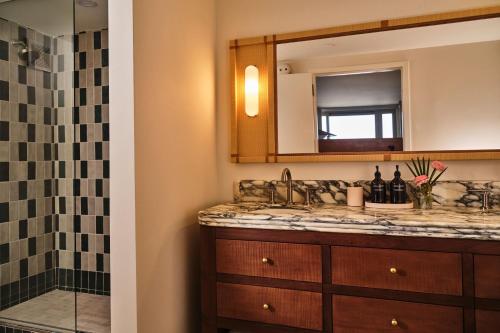 One Ocean Resort and Spa in Atlantic Beach, USA