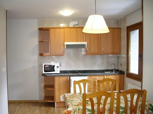 One-Bedroom Apartment (5 Adults)