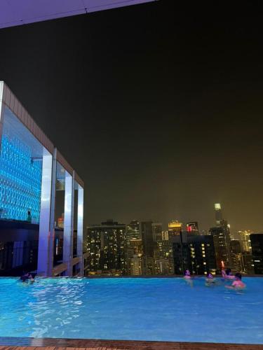 Platinum suites klcc Rooftop pool - image 6