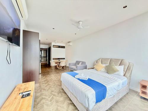Scarletz Suites KLCC by WHM - image 3