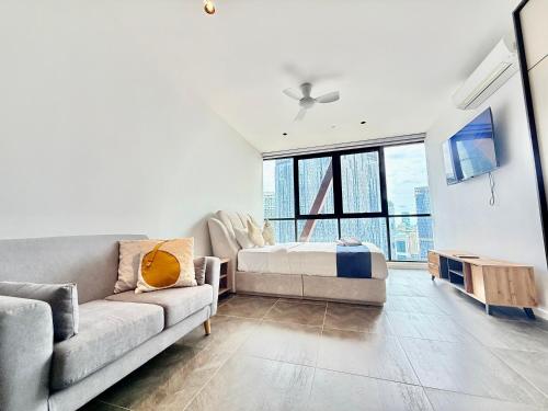 Scarletz Suites KLCC by WHM - image 2