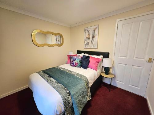Stylish & Spacious 4 Bedroom House - image 2
