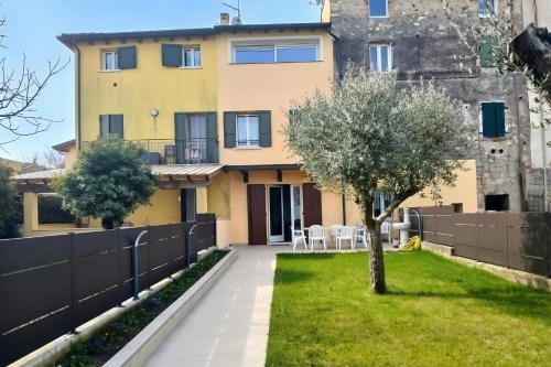 Peschiera Apartments Near The Lake