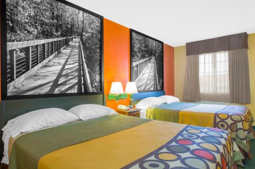 2 queen beds