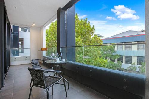 2BR Surry Hills - Free Parking Walk to Central - image 4