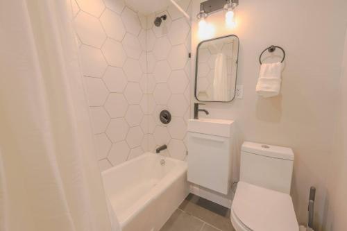 Stunning Back Bay Studio Apartment - image 2