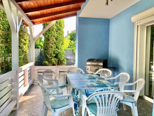 Wave77 Family Apartments Balatonfenyves-Lake Balaton – khách sạn tại Balatonfenyves