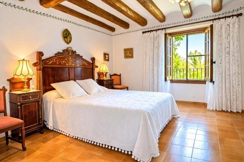 Catalunya Casas Majestic history for 32 guests, 10km to the beach in Santa Oliva