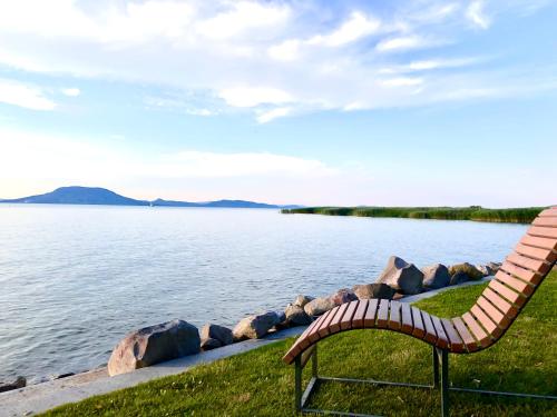 Wave77 Family Apartments Balatonfenyves-Lake Balaton in Balatonfenyves