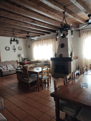 Koplietošanas atpūtas telpa ar TV, Casa Rural El Regajo Valle del Jerte in Rebollara